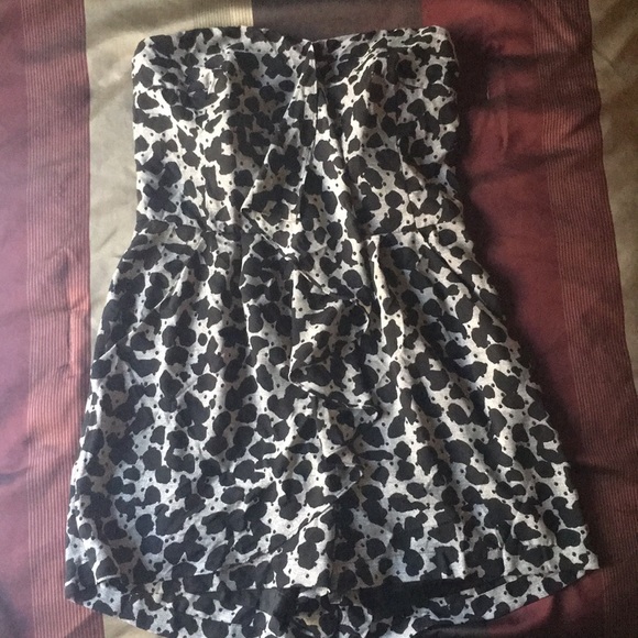 Express Romper with Pockets! - Picture 2 of 2